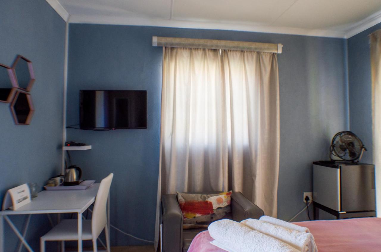 Seroloana Guest House 勒斯滕堡 外观 照片