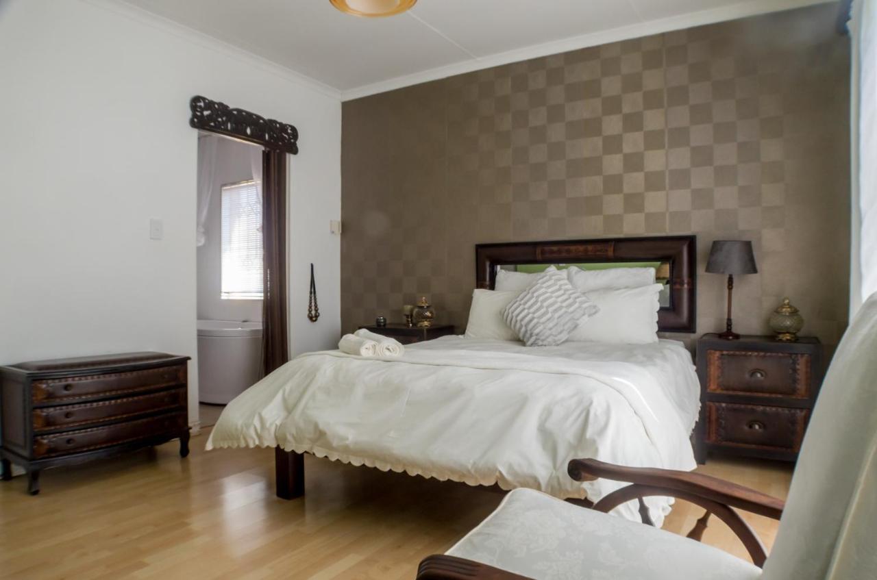 Seroloana Guest House 勒斯滕堡 外观 照片