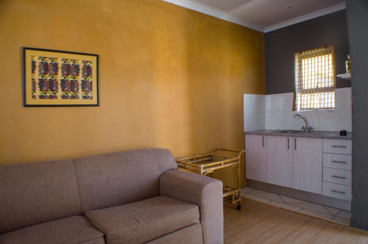 Seroloana Guest House 勒斯滕堡 外观 照片