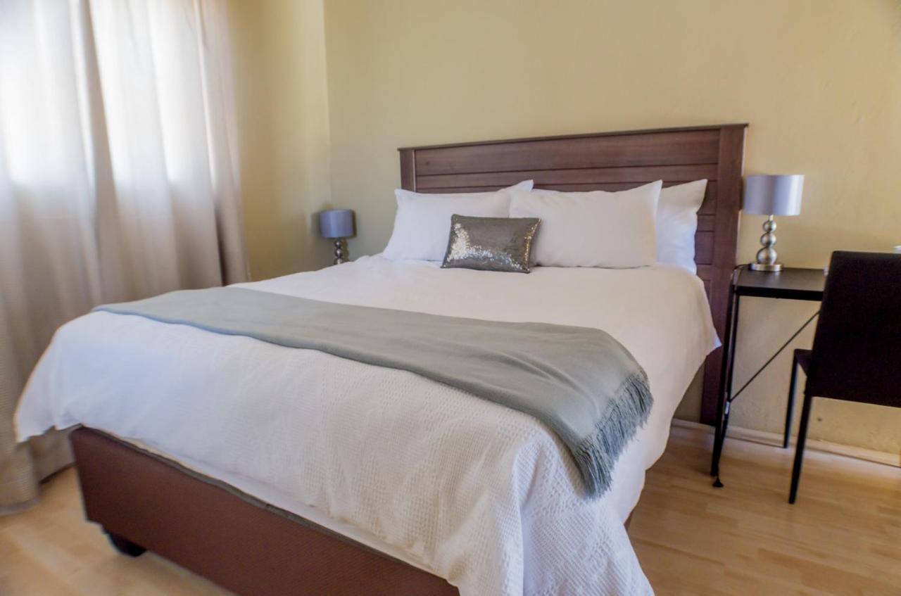 Seroloana Guest House 勒斯滕堡 外观 照片